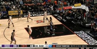 还得练啊老弟🤨！德罗赞假动作晃起英雄心 屡次上课奥萨尔