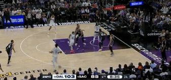 又一个！浓眉拼下前场篮板补篮 穆雷后方杀出腾空暴起再送大帽